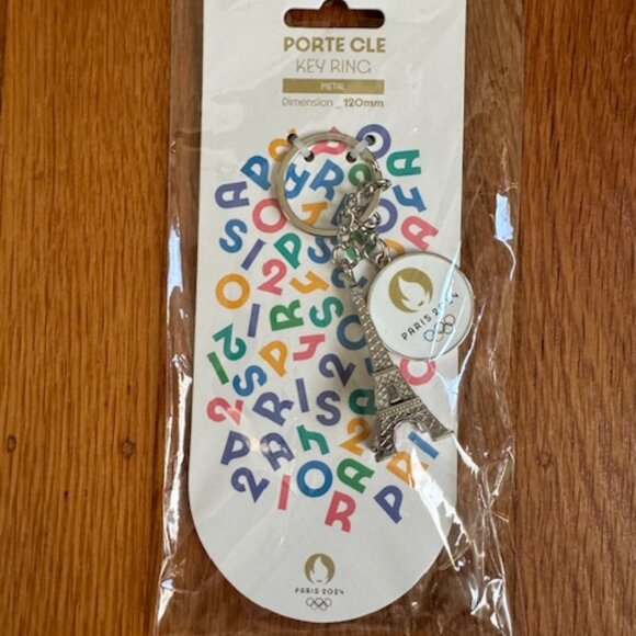 NWT OFFICIAL KEYCHAIN EIFFEL TOWER & LOGO PARIS 2024 OLYMPIC GAMES COLLECTOR - Picture 3 of 12